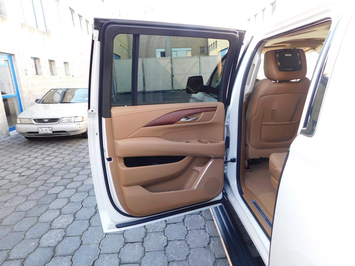 Cadillac Escalade ESV Platinum 2016 (8)