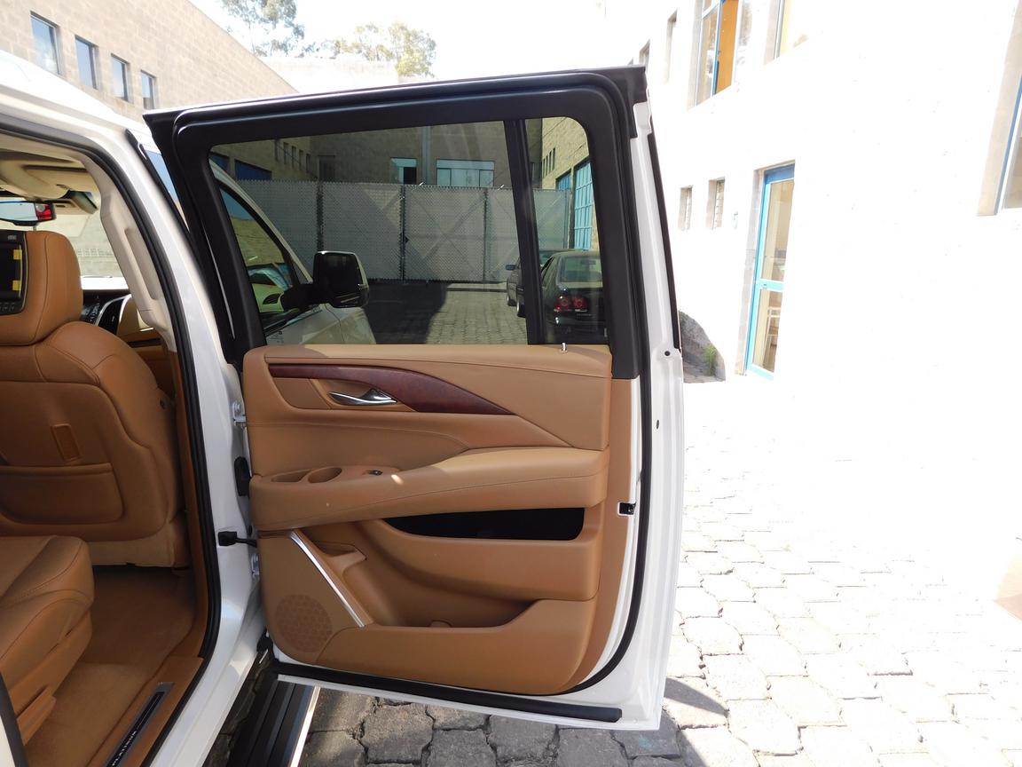 Cadillac Escalade ESV Platinum 2016 (12)