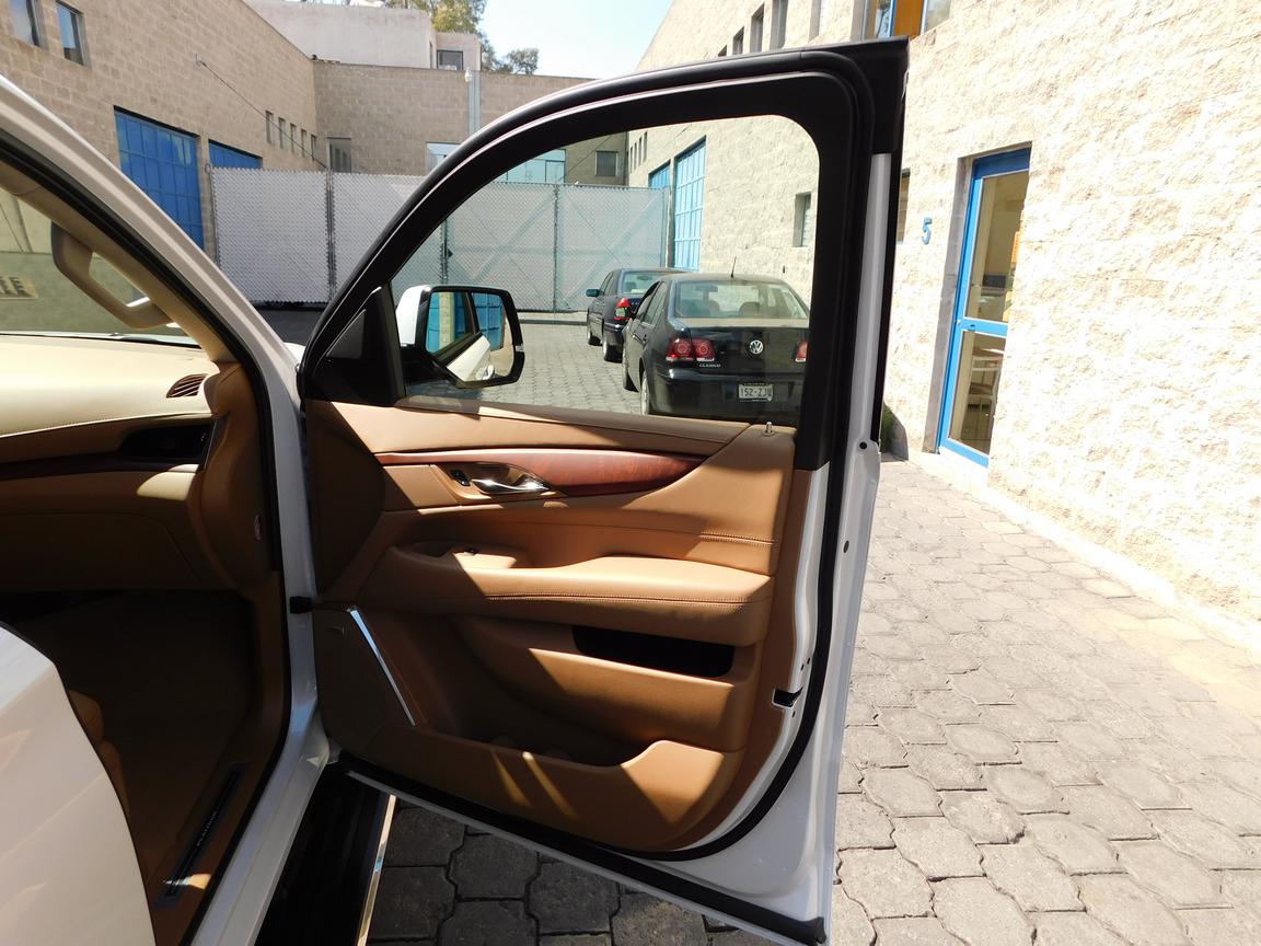 Cadillac Escalade ESV Platinum 2016 (14)