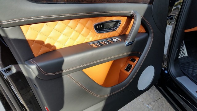 Bentley Bentayga W12 2017 (8)