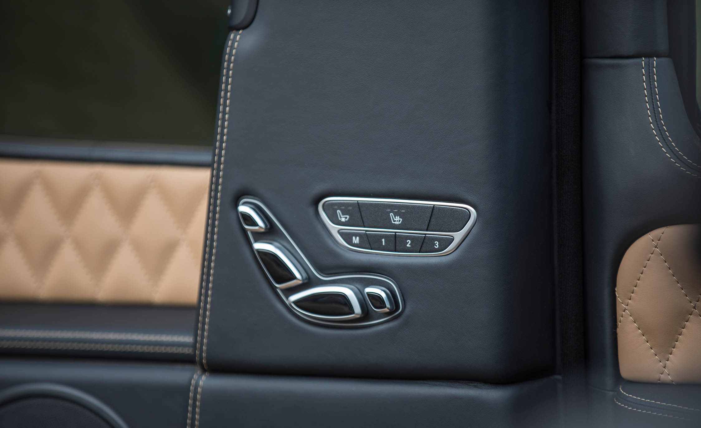 Mercedes Benz Maybach G650 Landaulet 2018 (14)