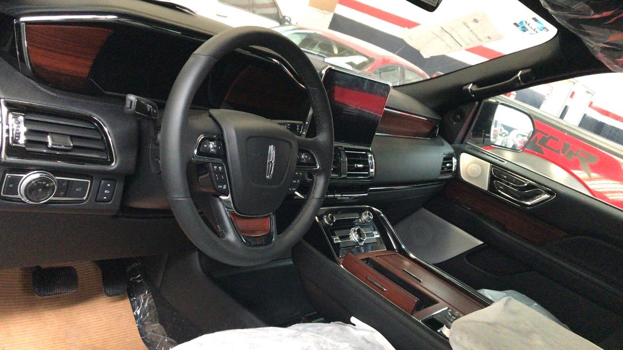 Lincoln Navigator 3,5l EcoBoost 2018 (9)