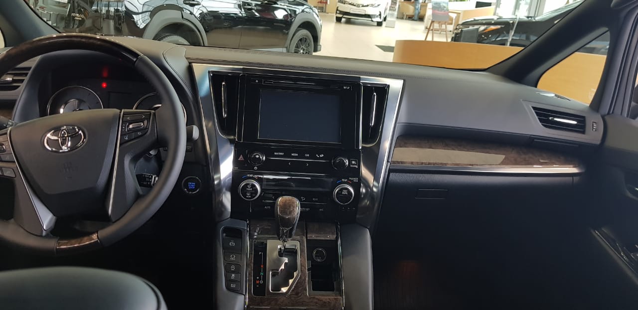 Toyota Alphard Executive Lounge 2018 (11)