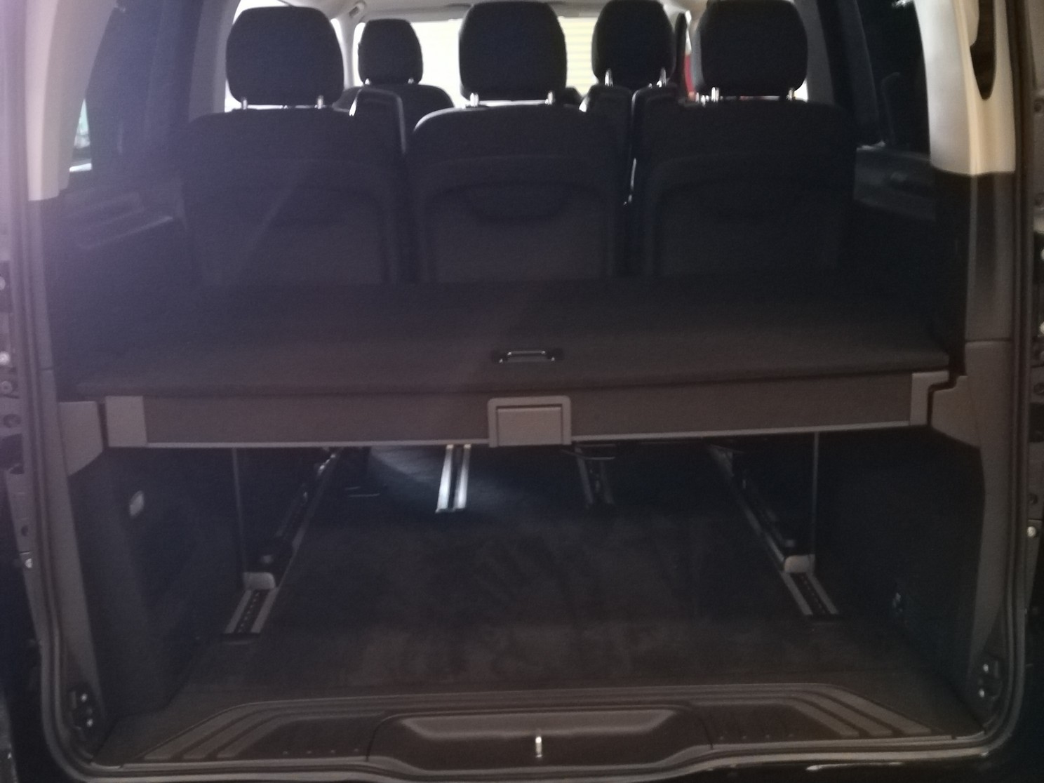 Mercedes Benz V-CLASS - V250 2.0L Gasoline EXTRA LONG  (9)