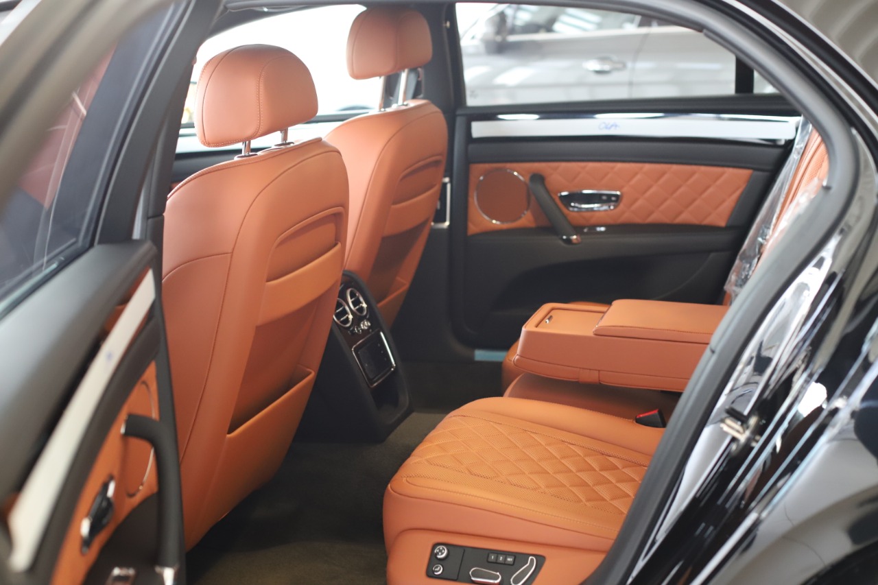 Bentley Bentayga PETROL V8 2019 (9)