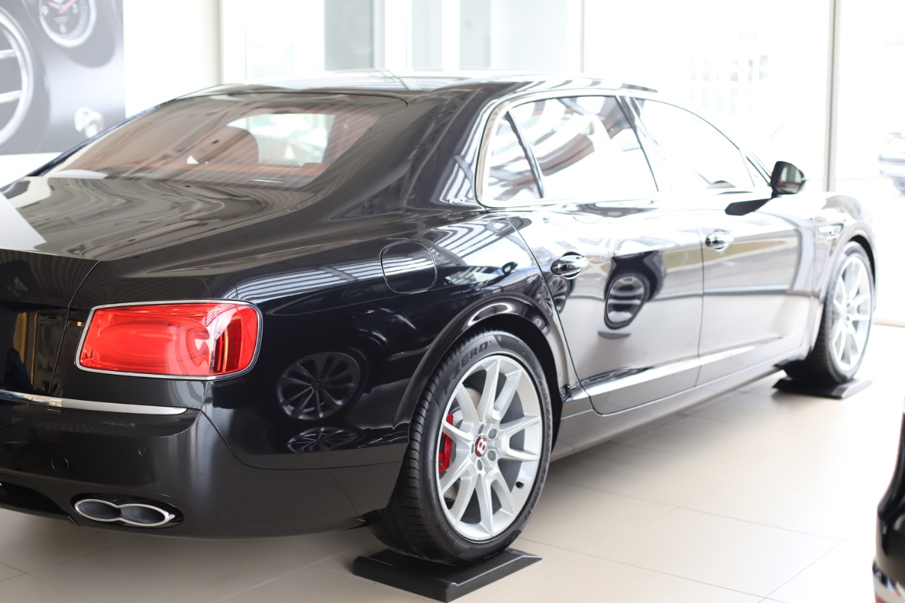 Bentley Bentayga PETROL V8 2019 (11)