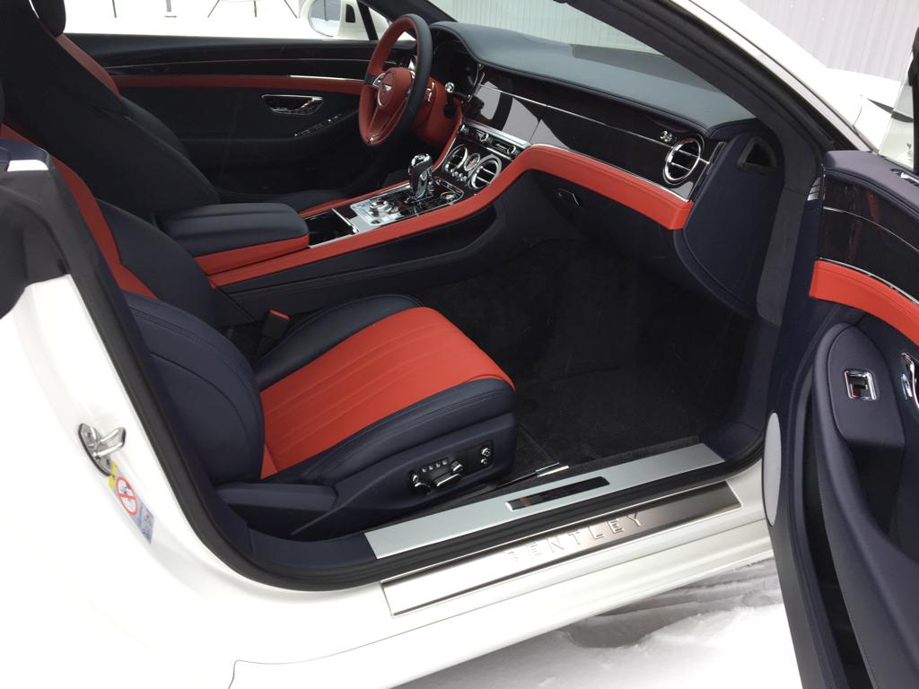 Bentley Continental GT 2019 (13)