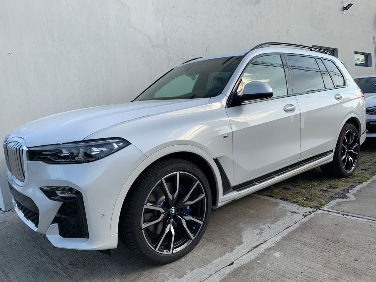 Bmw x7 40i характеристики