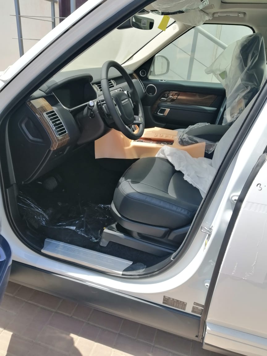 Range Rover HSE 3.0L V6 S/C Petrol 2019 (9)