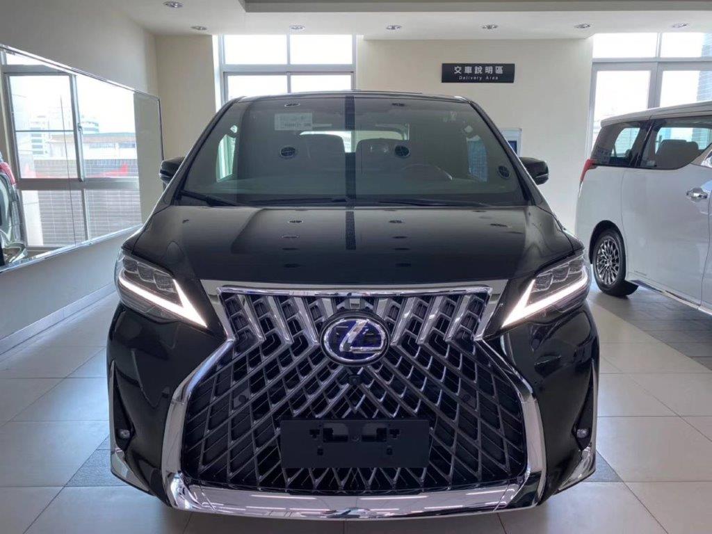 Lexus LM 300h 2.5L Hybrid 4 Seat 2022 (8)