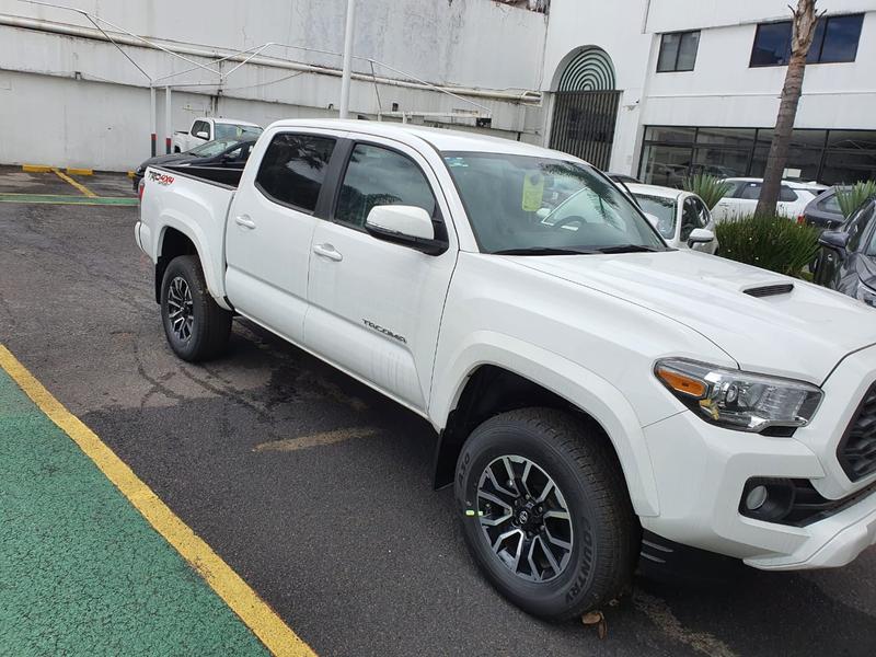 Toyota Tacoma TRD Sport 4x4 2020 (9)