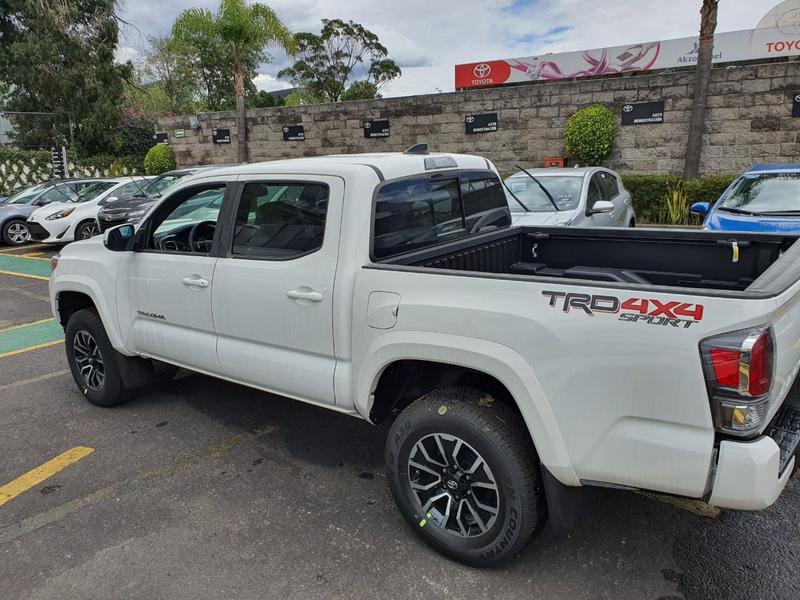 Toyota Tacoma TRD Sport 4x4 2020 (10)