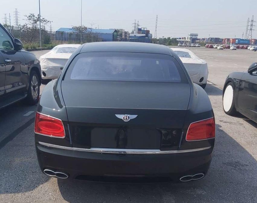 Bentley Flying Spur 4.0 V8 LHD 2017 (8)