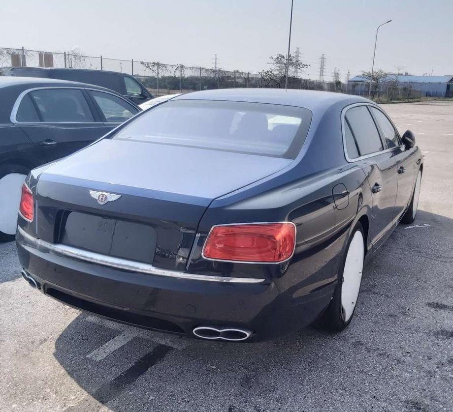 Bentley Flying Spur 4.0 V8 LHD 2017 (15)