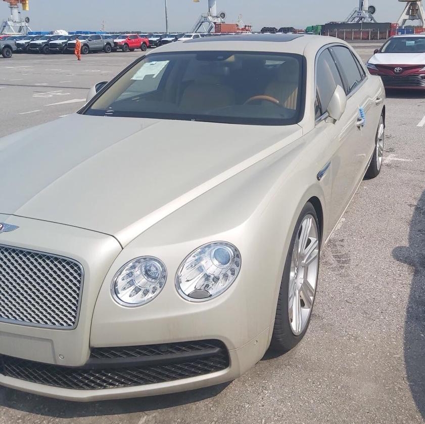 Bentley Flying Spur 4.0 V8 LHD 2017 (16)