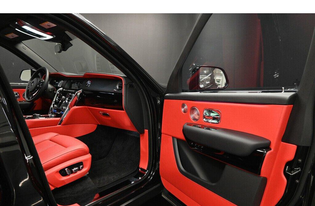 Rolls Royce Cullinan SUV 2021 (9)