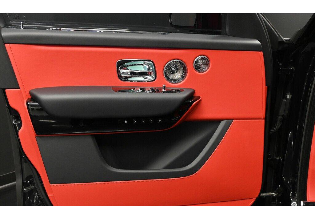 Rolls Royce Cullinan SUV 2021 (12)