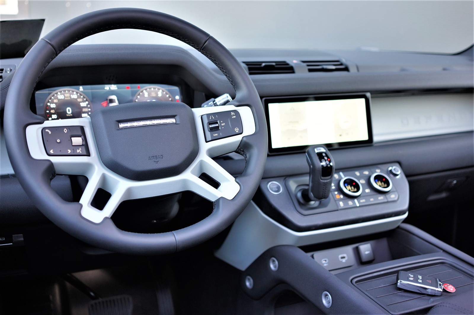 Range Rover Defender 110 S 2.0L P300 Petrol 2021 (9)