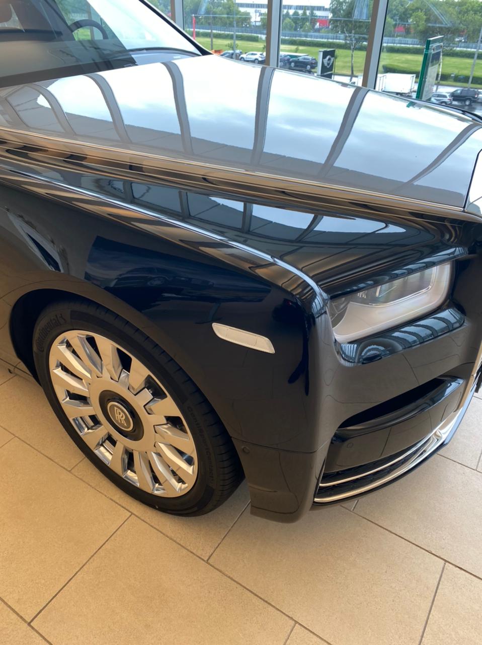 Rolls Royce Phantom EWB 2021 (10)