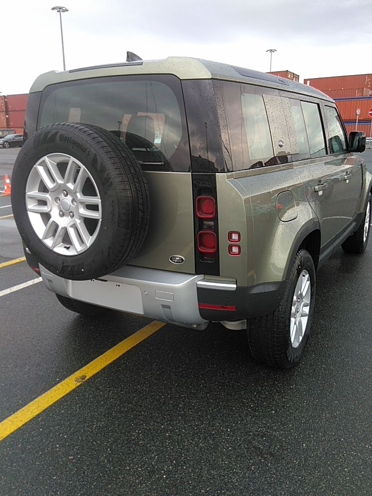 Range Rover Defender 110 S 2.0L P300 Petrol 2021 (7)