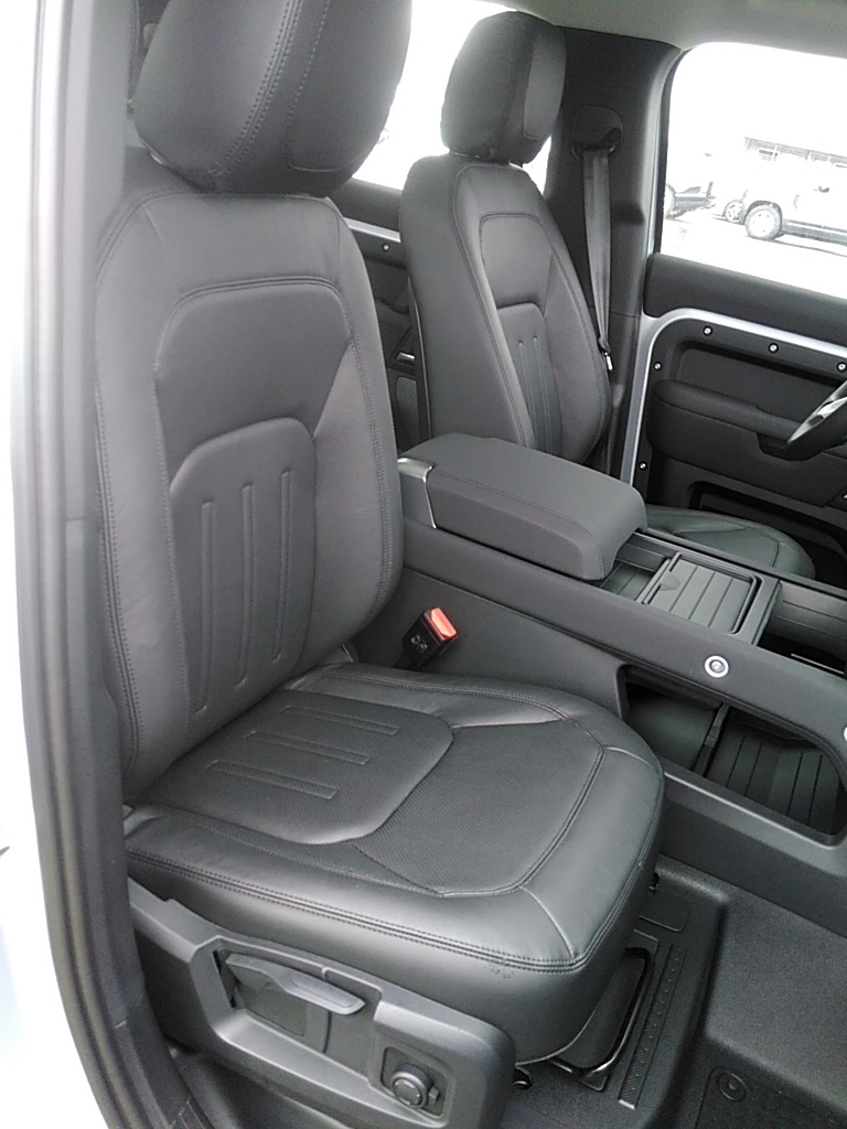 Range Rover Defender 110 S 2.0L P300 Petrol 2021 (9)