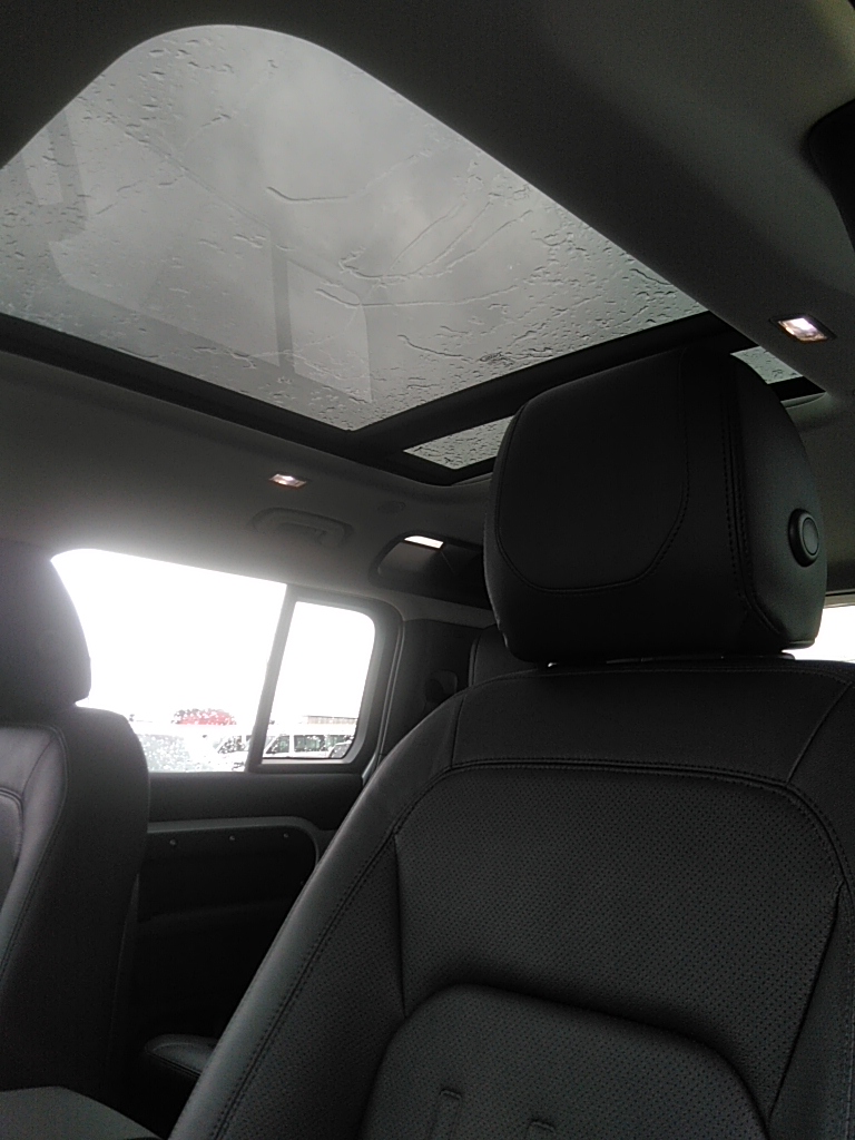 Range Rover Defender 110 S 2.0L P300 Petrol 2021 (11)