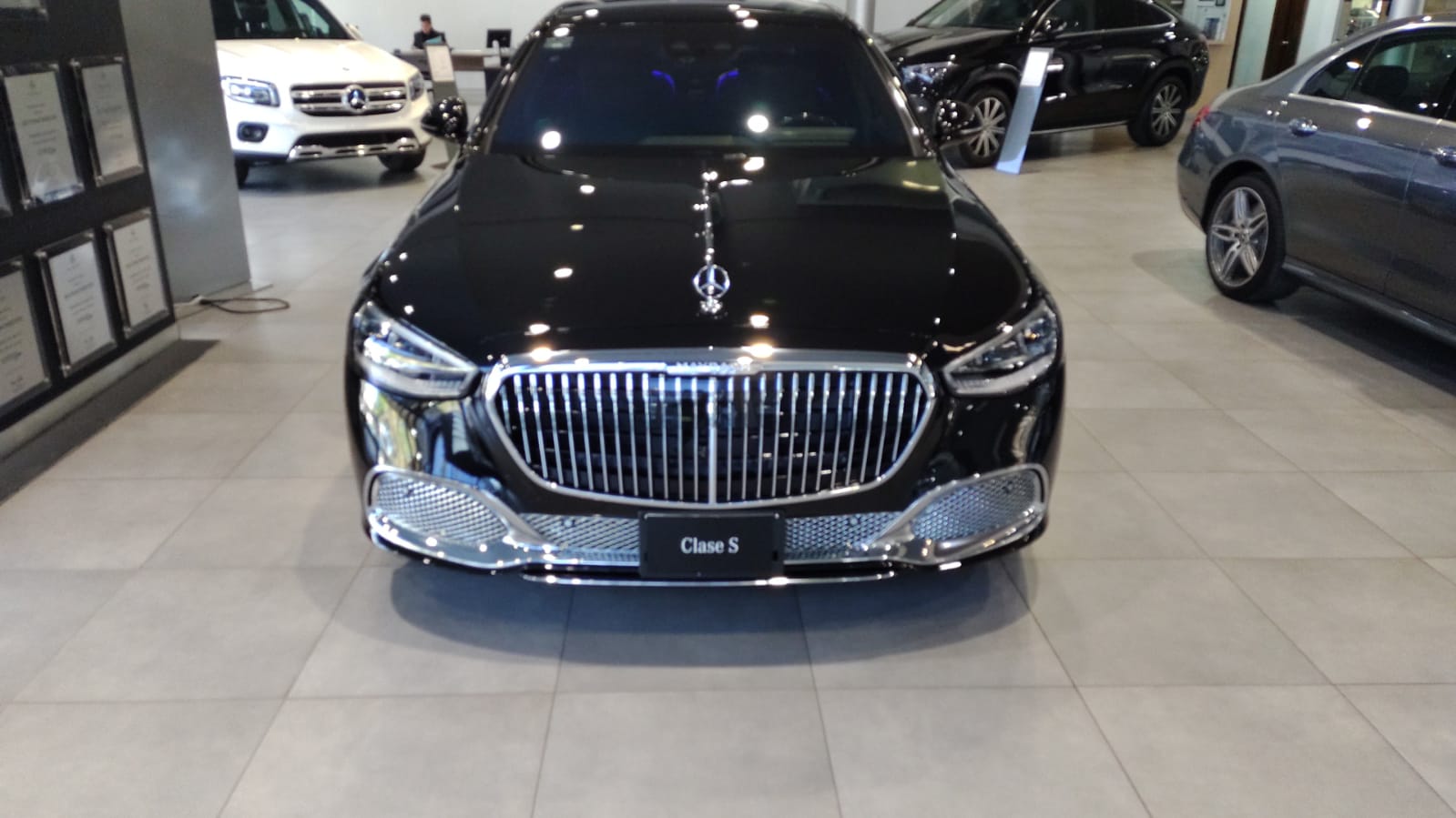 Mercedes Benz S680 Maybach V12 2022 (8)