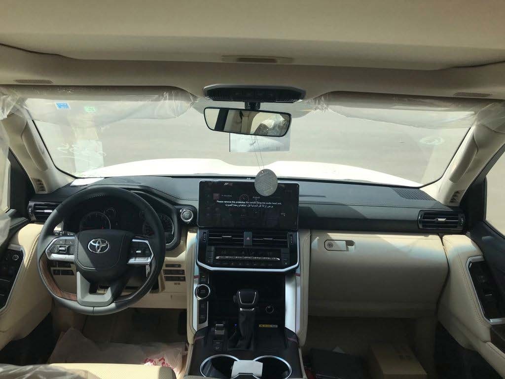 Toyota Land Cruiser LC300 GXR 3.5l petrol A/T 2022 (7)