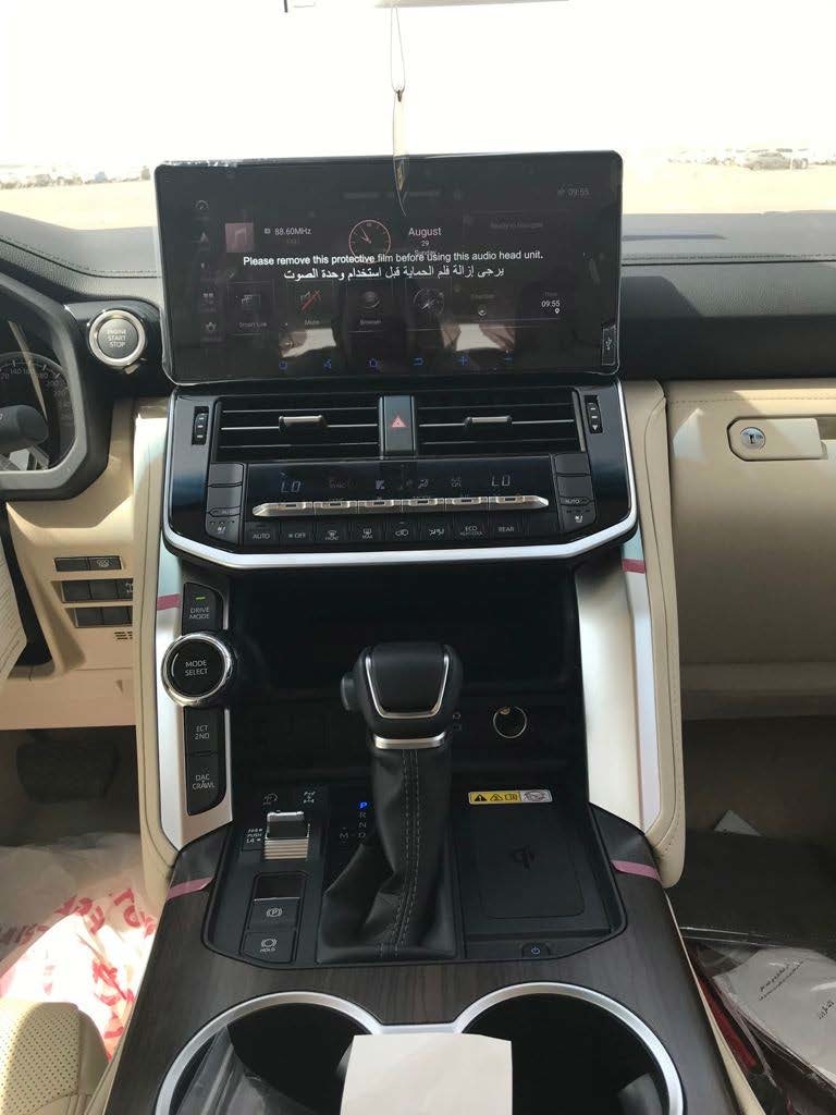 Toyota Land Cruiser LC300 GXR 3.5l petrol A/T 2022 (11)