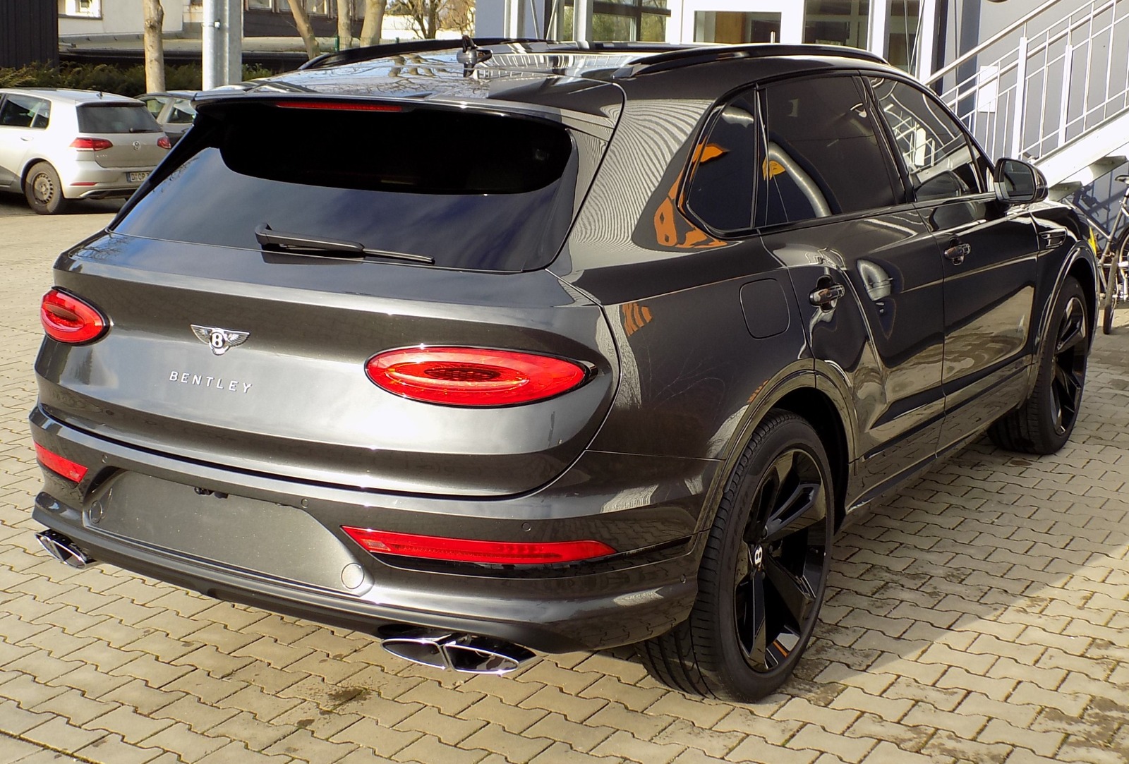 Bentley Bentayga Hybrid 2022 (7)