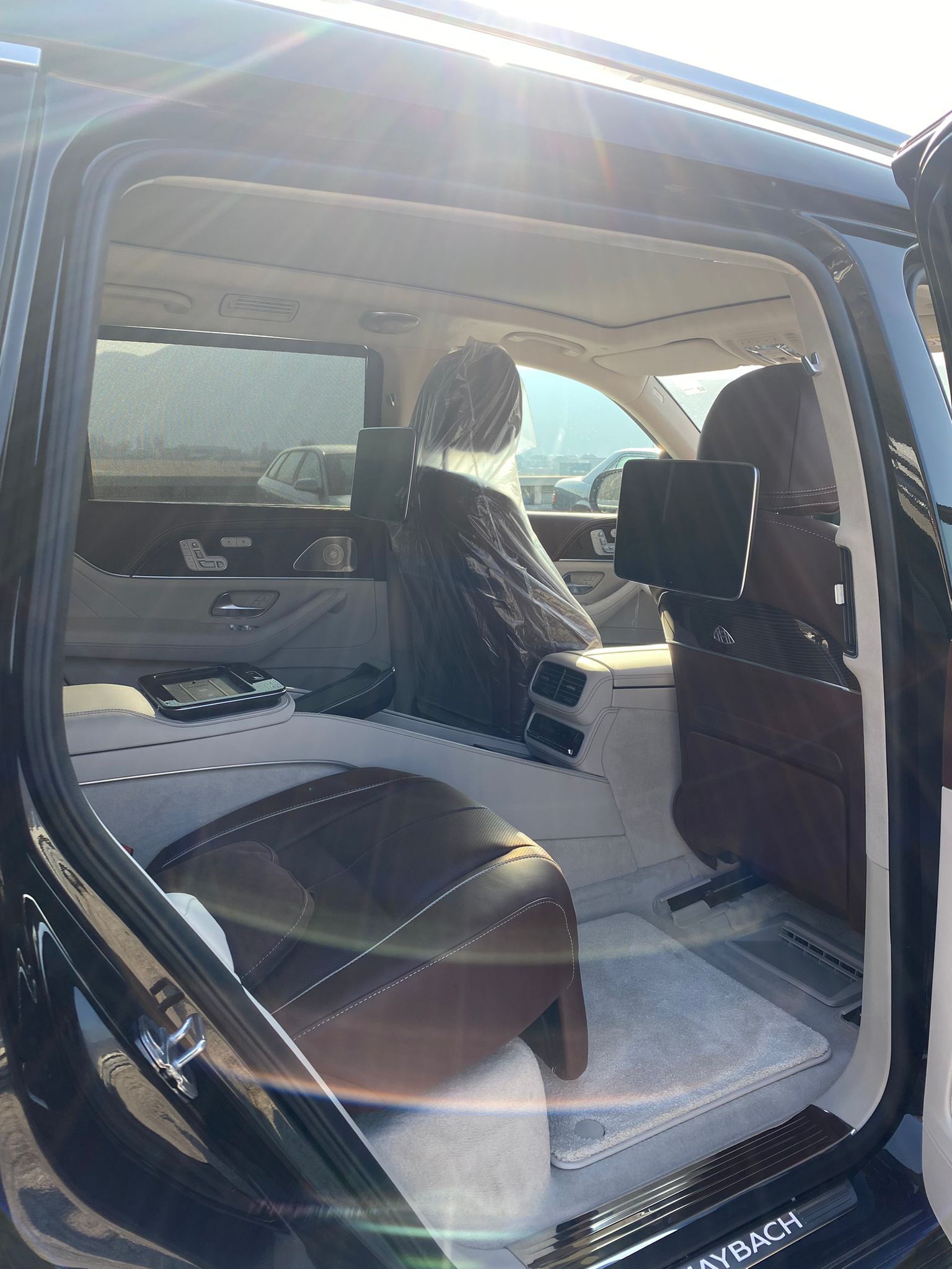 Mercedes Benz GLS 600 Maybach 2022 (8)