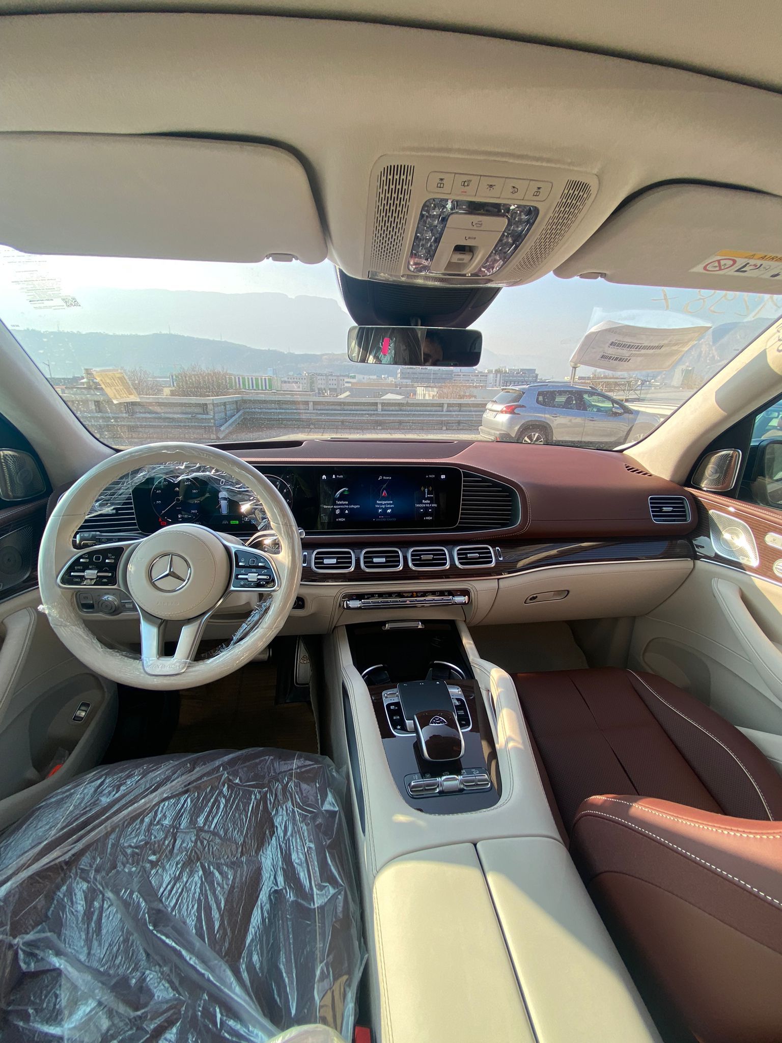 Mercedes Benz GLS 600 Maybach 2022 (9)