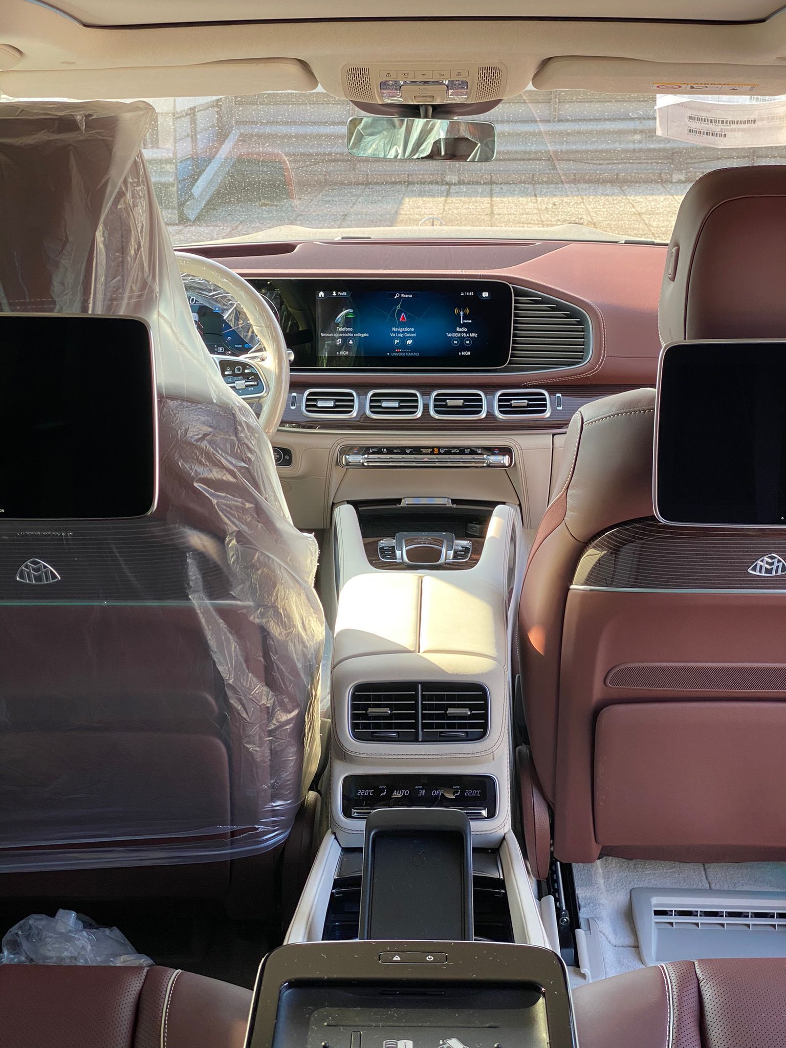 Mercedes Benz GLS 600 Maybach 2022 (10)