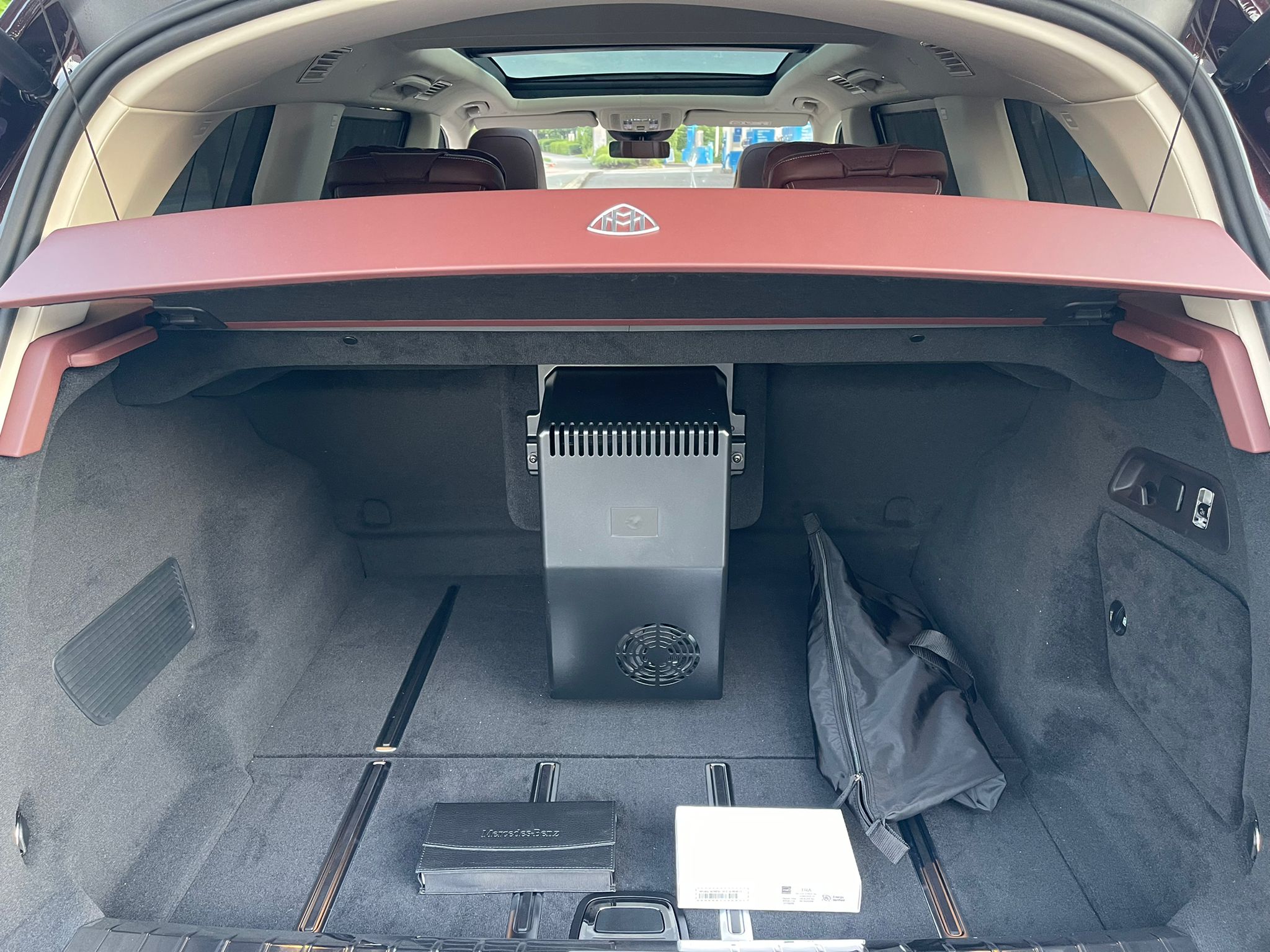 Mercedes Benz GLS600 Maybach Two tone exterior 2022 (16)