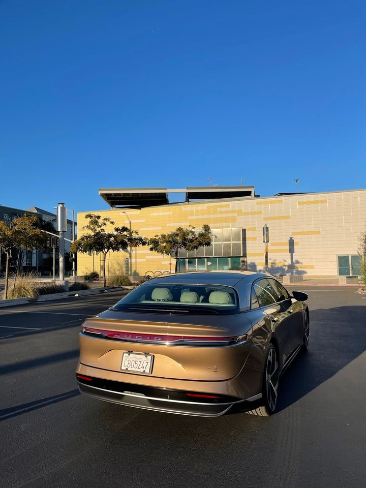 Lucid Air Dream Edition Performance 2022 (8)