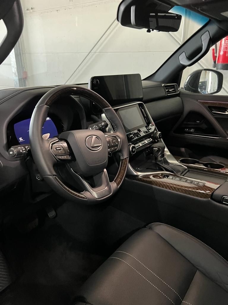 Lexus LX600 vip 4 seaters 2022 (11)