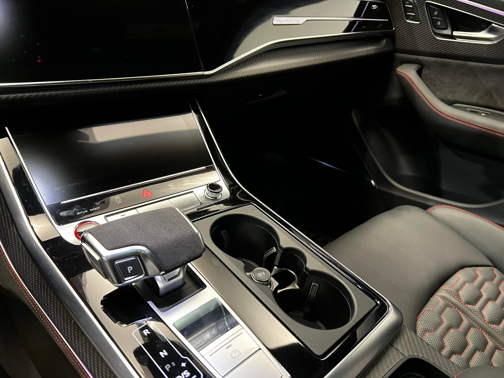 Audi RSQ8 2022 (7)