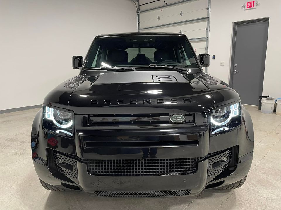 Range Rover Defender 110 V8 2023 (13)