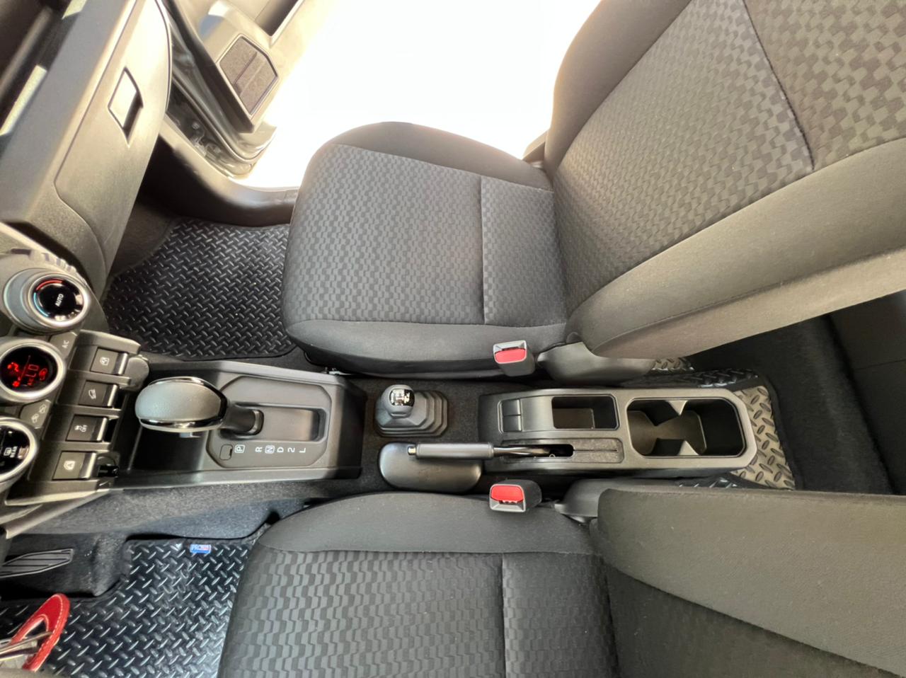 Suzuki Jimny GLX 1,5l 102Hp 2023 (8)