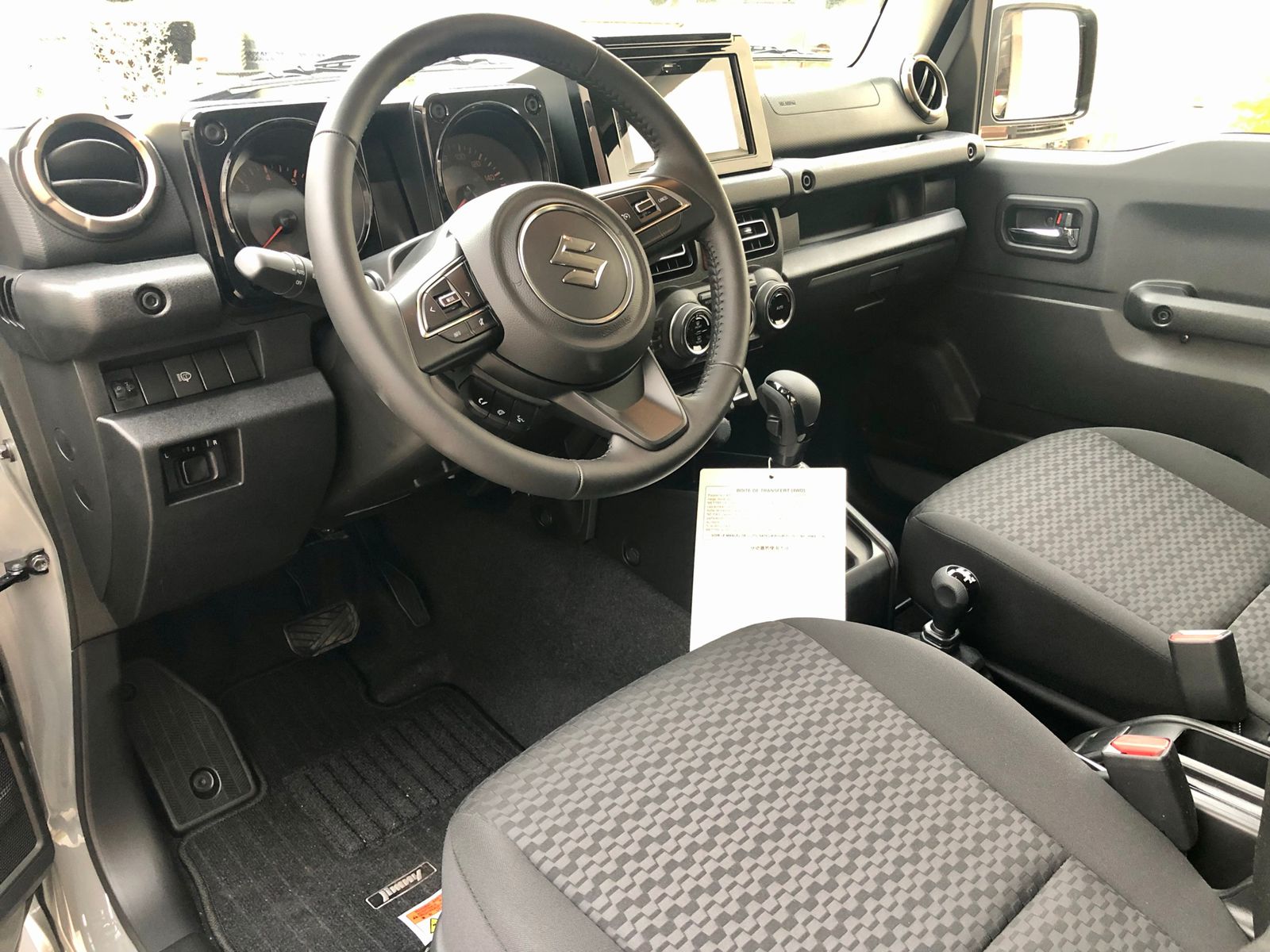 Suzuki Jimny GLX 1,5l 102Hp 2023 (12)