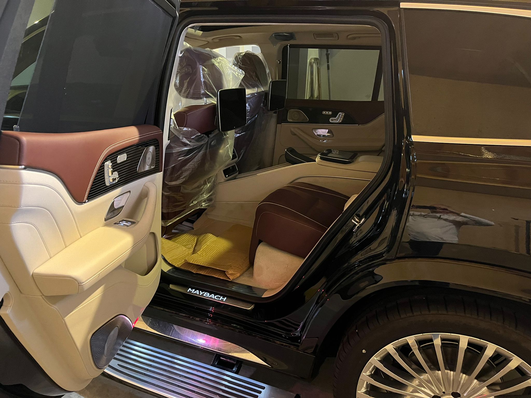 Mercedes Benz GLS600 Maybach 4MATIC 2023 (15)