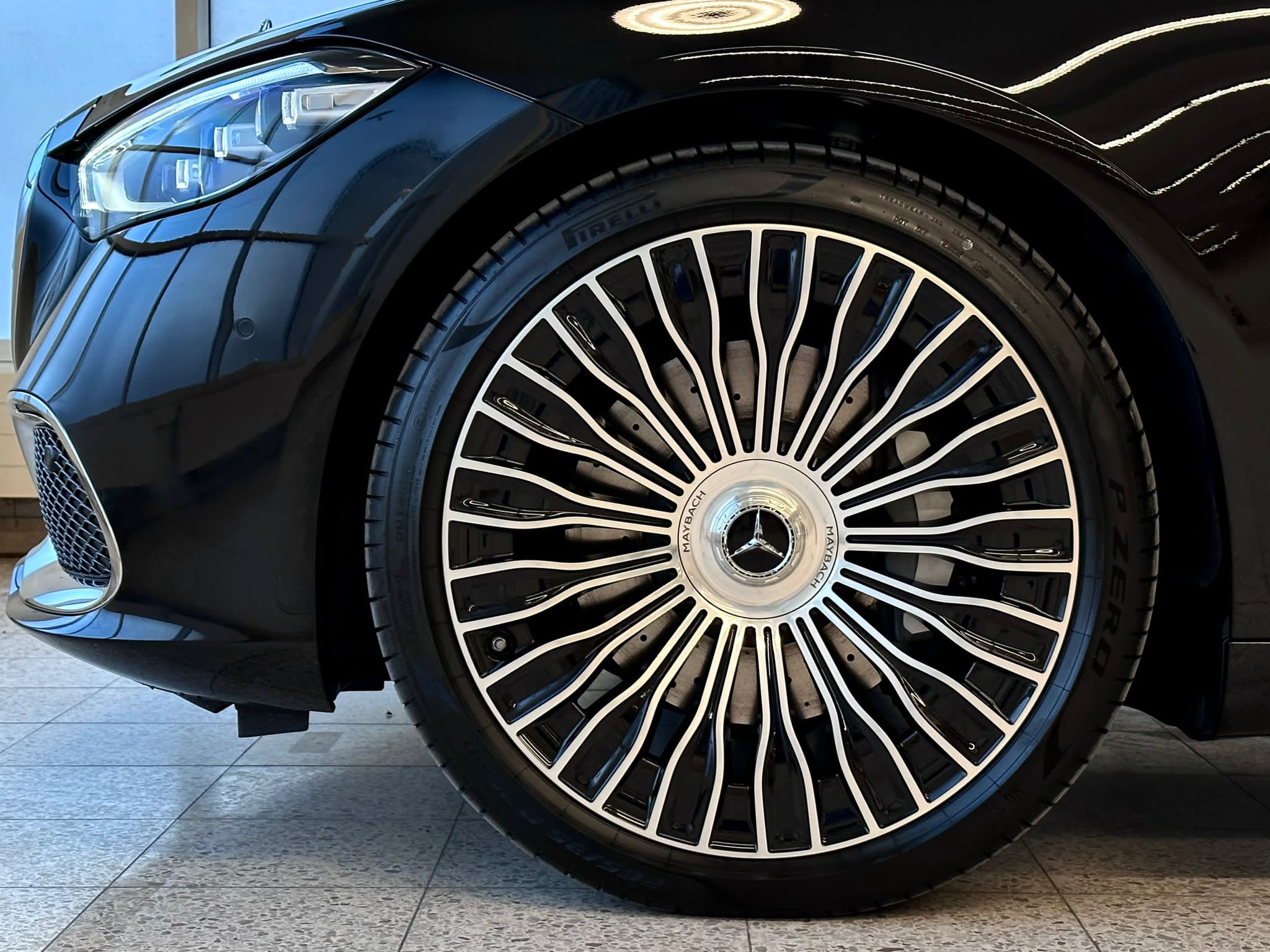 Mercedes Benz S480 2023 (9)