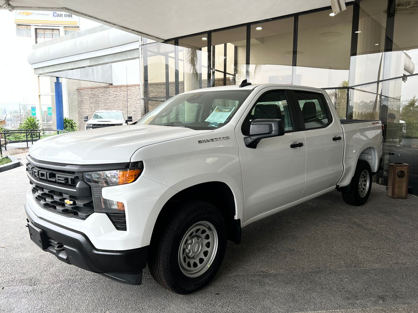 Chevrolet Silverado 4x4 Crew Cab 2023 (9)