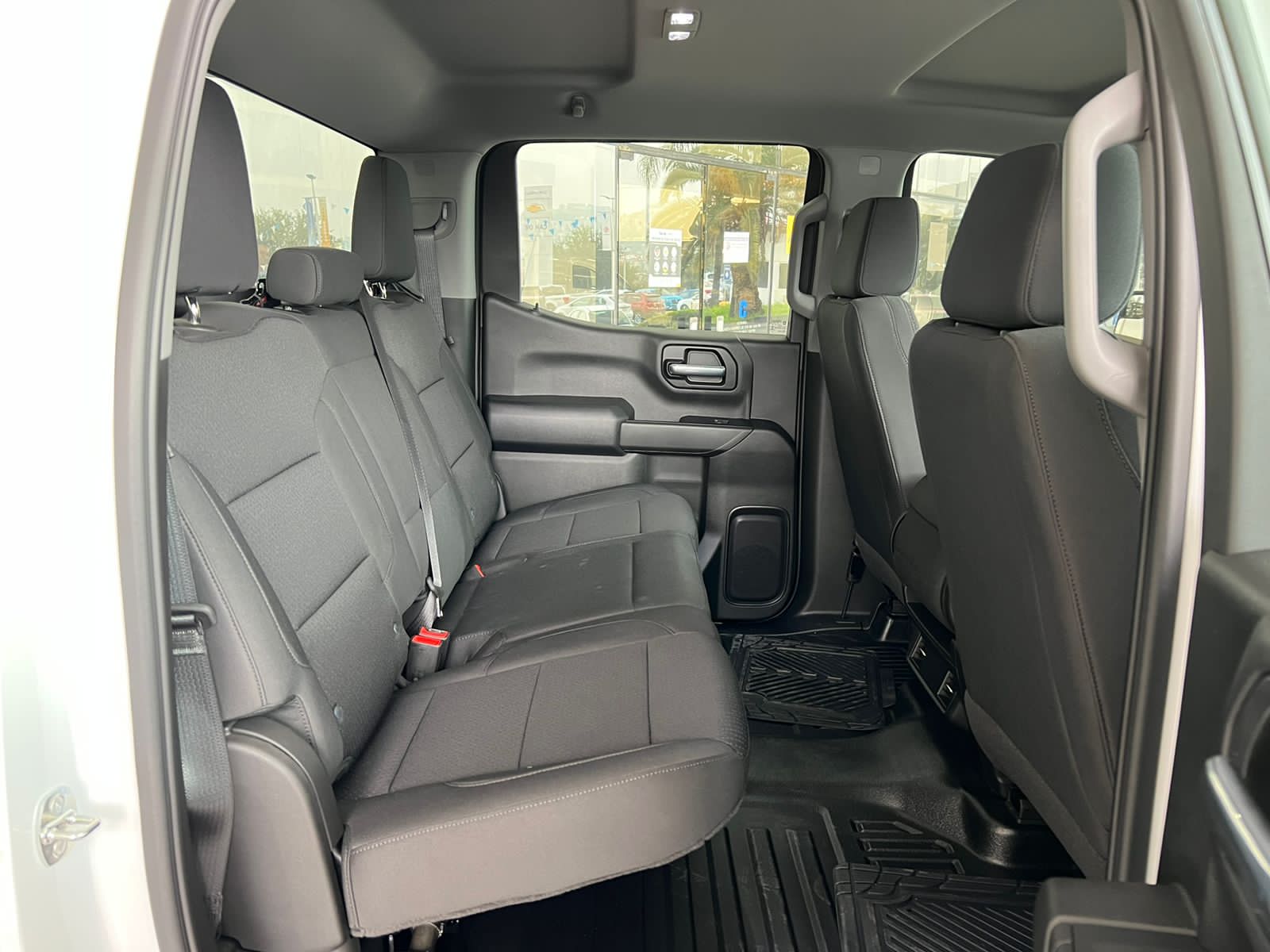 Chevrolet Silverado 4x4 Crew Cab 2023 (18)