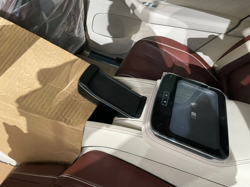 Mercedes Benz GLS600 Maybach 2023 (10)