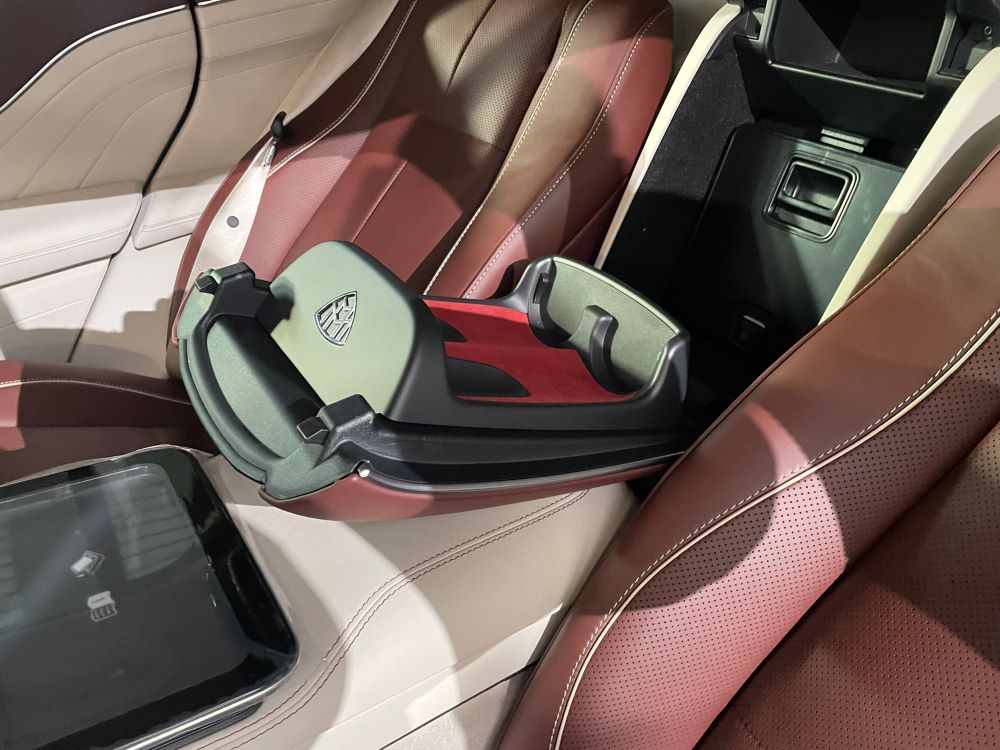 Mercedes Benz GLS600 Maybach 2023 (12)