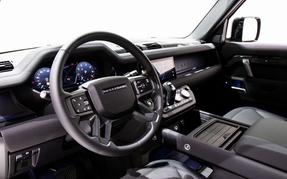 Range Rover Defender 110 X-Dynamic SE P400 2023 (8)