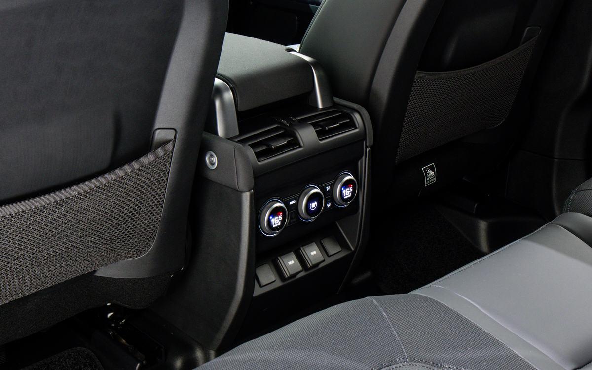 Range Rover Defender 110 X-Dynamic SE P400 2023 (13)