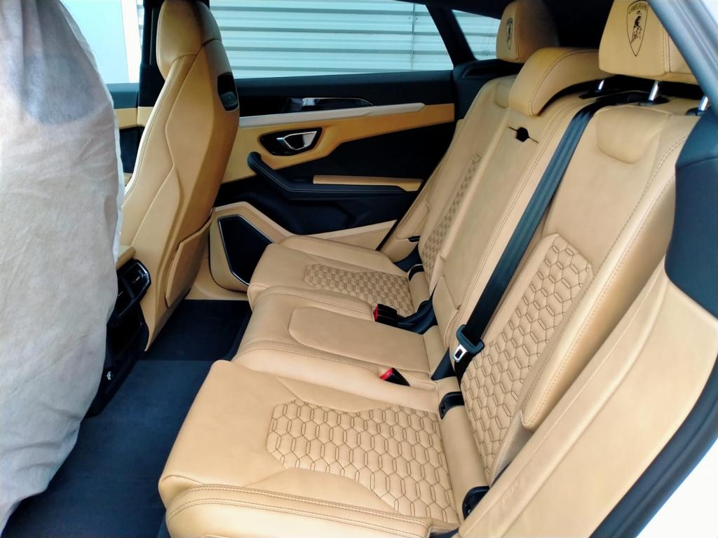 Lamborghini URUS 2022 (7)