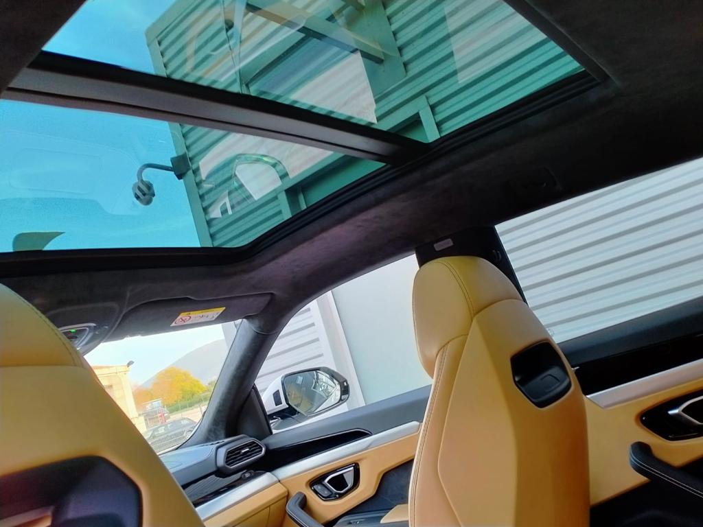 Lamborghini URUS 2022 (8)